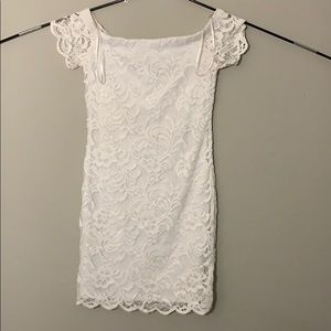 ⚪️💗⚪️ White Lace Type Ambiance Dress ⚪️💗⚪️